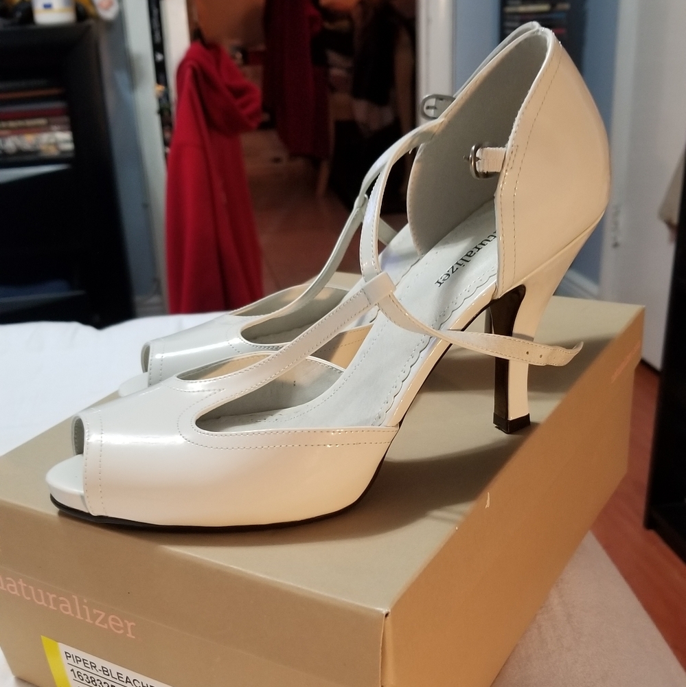 Women's shoes